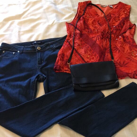 Blue IDentify Size 8 Dark Wash Skinny Jeans With Black Sequence On Pockets - Picture 2 of 5